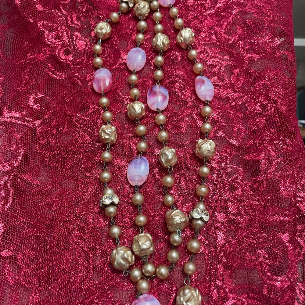 Very long pink glass stones
